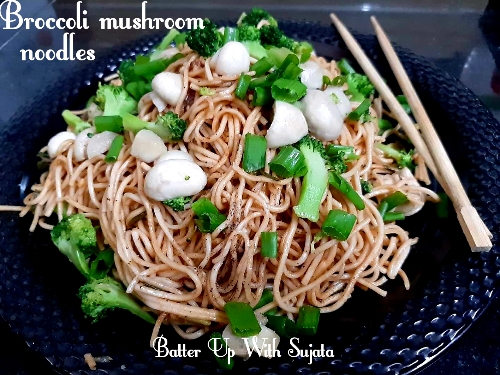Broccoli Mushroom Noodles With Sriracha Sauce