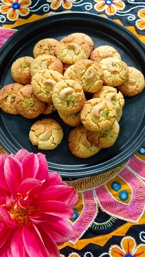 Besan Or Chickpea Flour Cookies/Nankhatai